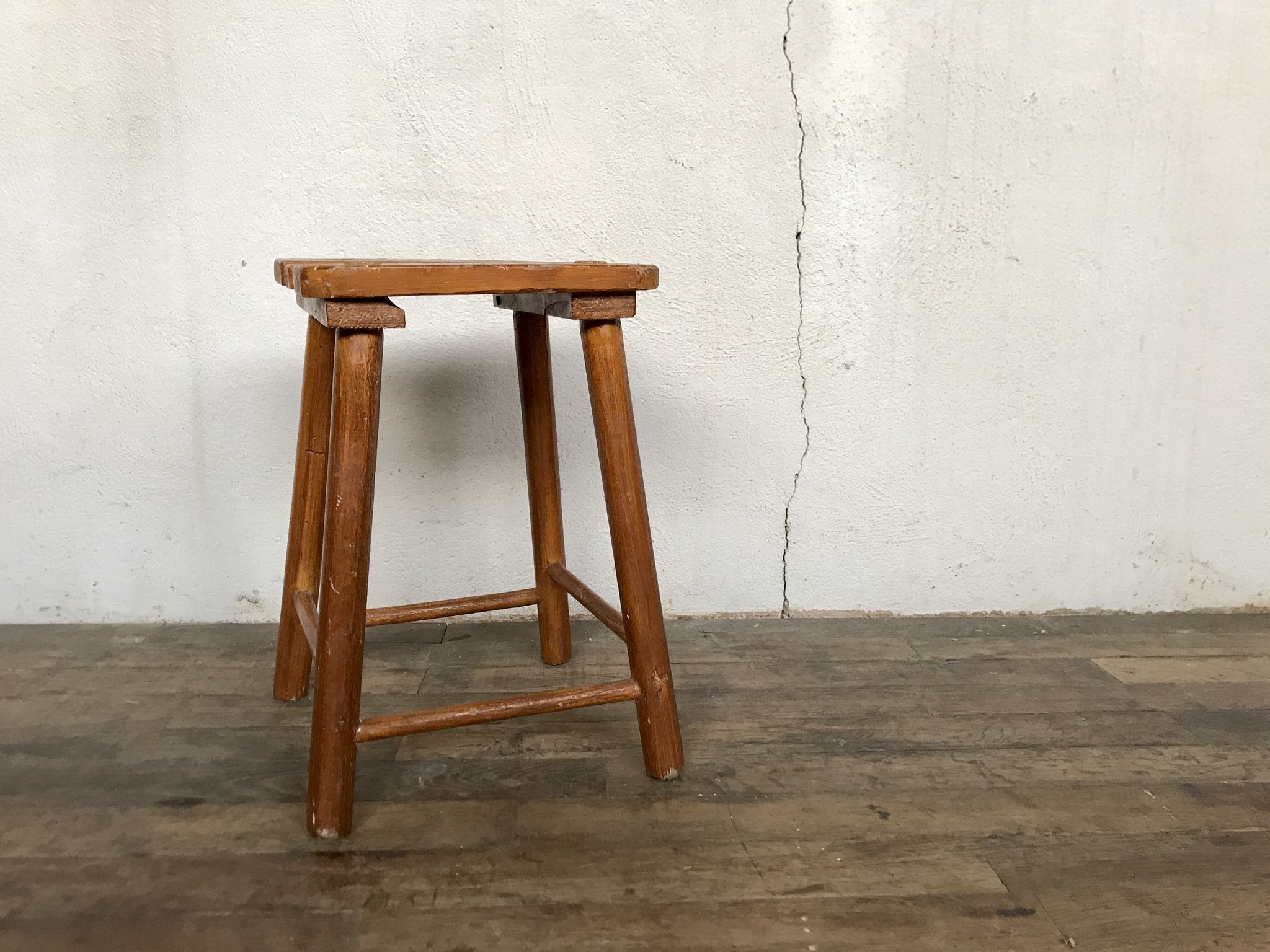 Brutalist primitive stool wears tripod plant solid wooden sofa tip 1950 Furniture decoration