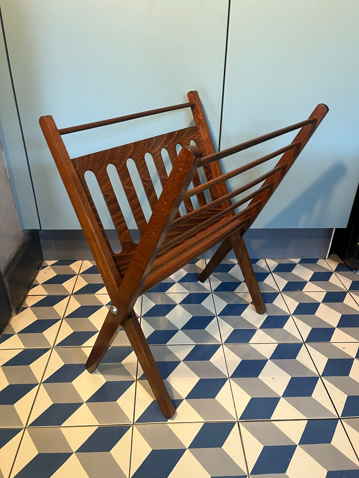 Pastoe magazine rack by Cees Braakman