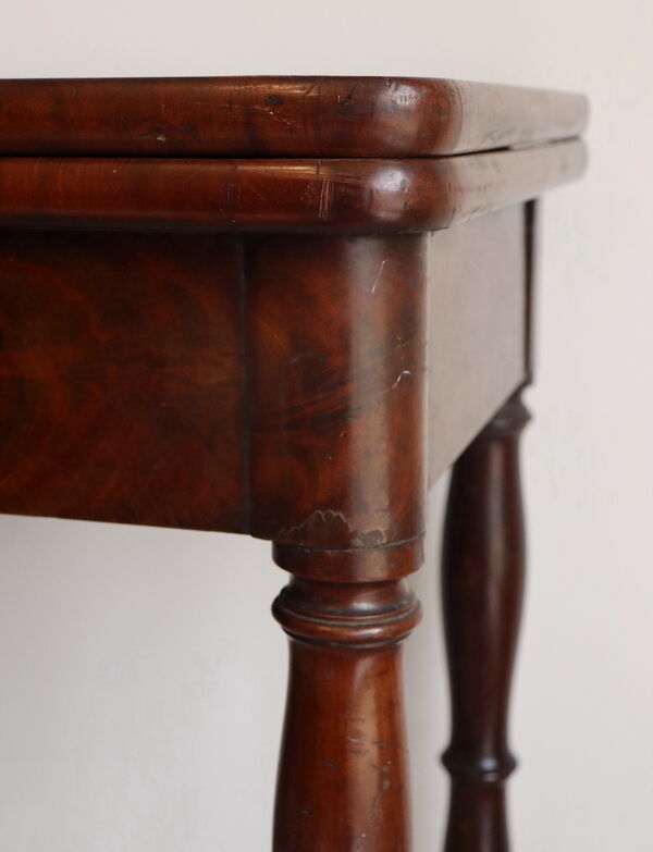 Table de jeu de style restauration