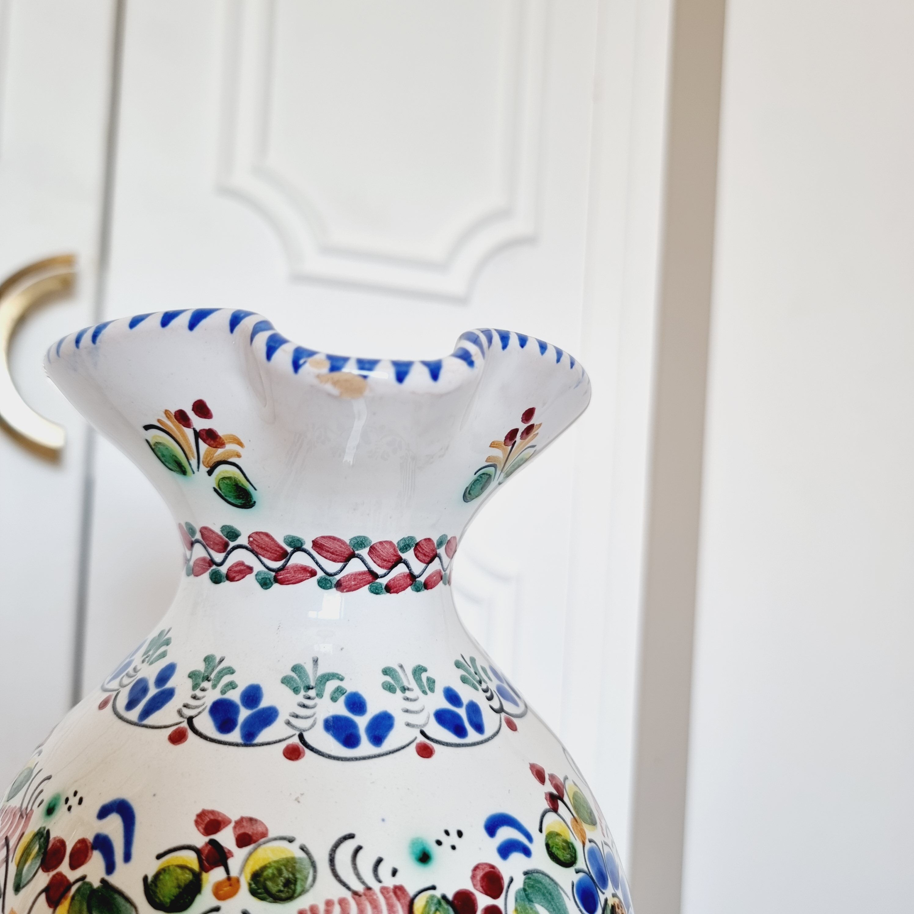 Water or wine pitcher in Spanish ceramics from the famous and well-known manufactory "Puente del Arzobis"