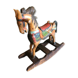 Cheval en bois