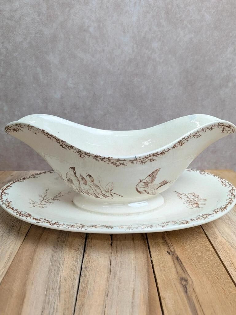 Saucière en terre de fer Creil et Montereau Silva décor oiseaux