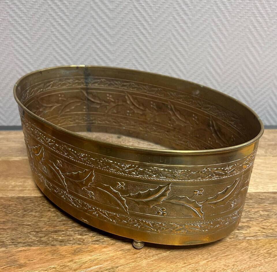 Art Nouveau period planter in embossed copper circa 1900