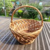Round wicker basket