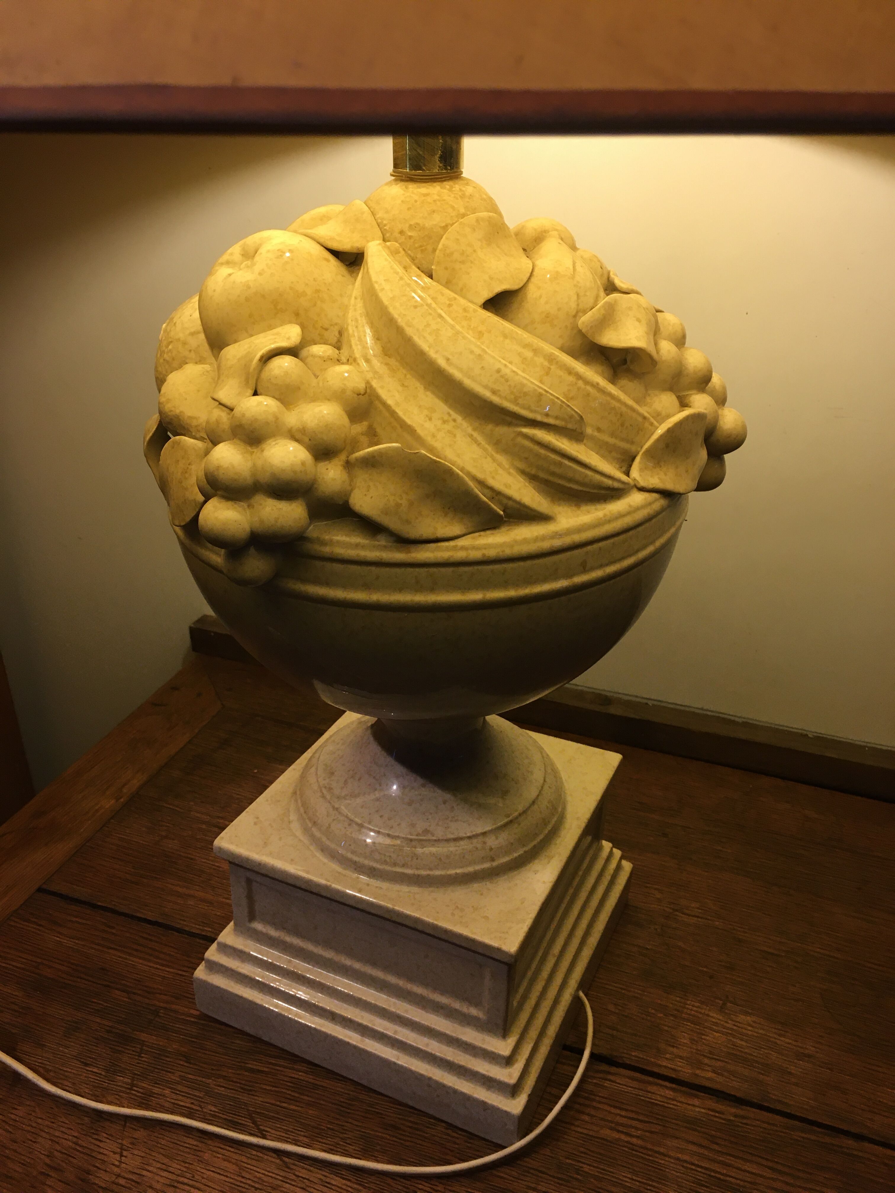 Ceramic fruit cutting lamp