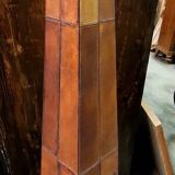 Vintage 80s design floor lamp in leather and brass.