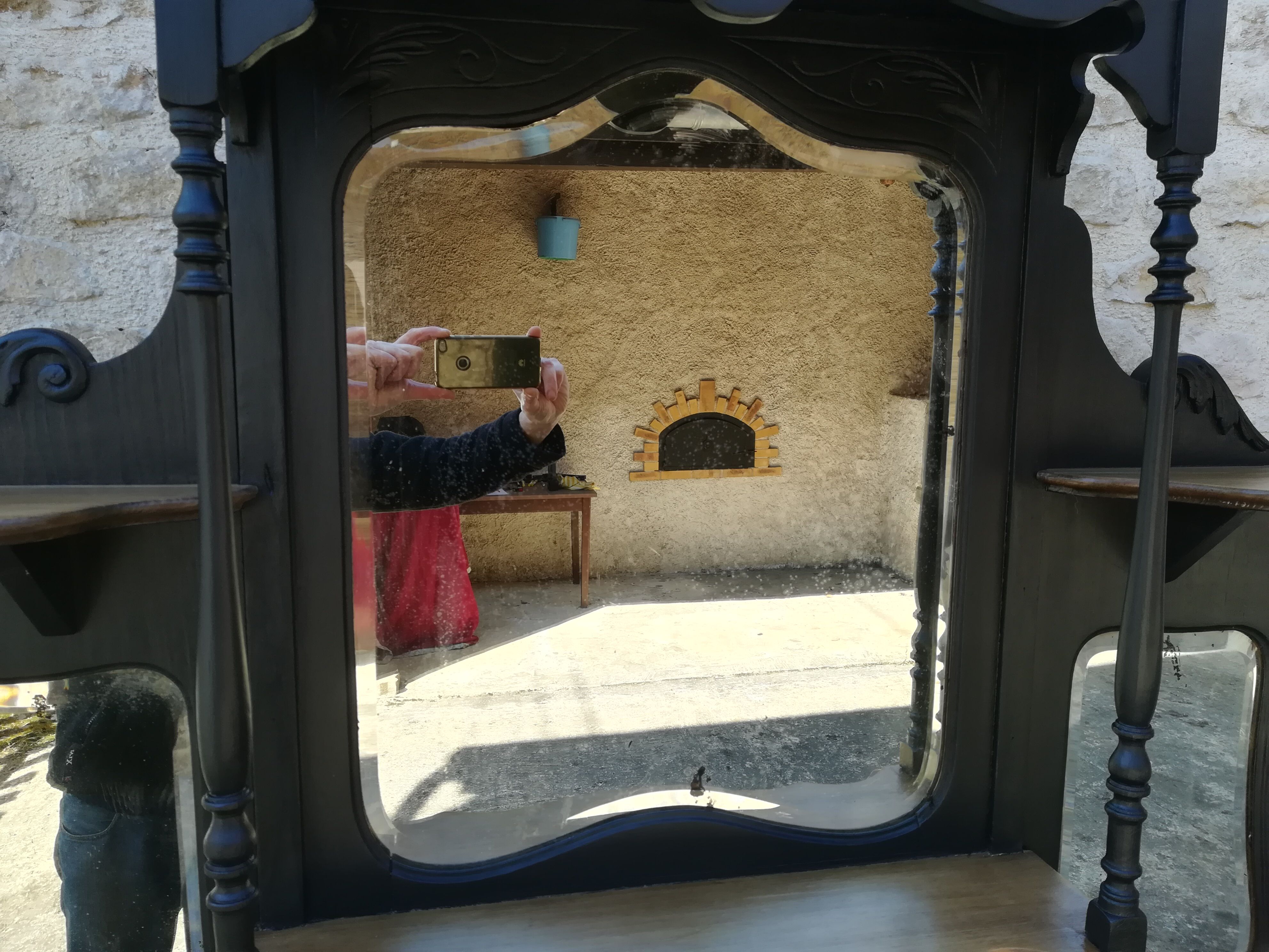 Napoleon III showcase shelf