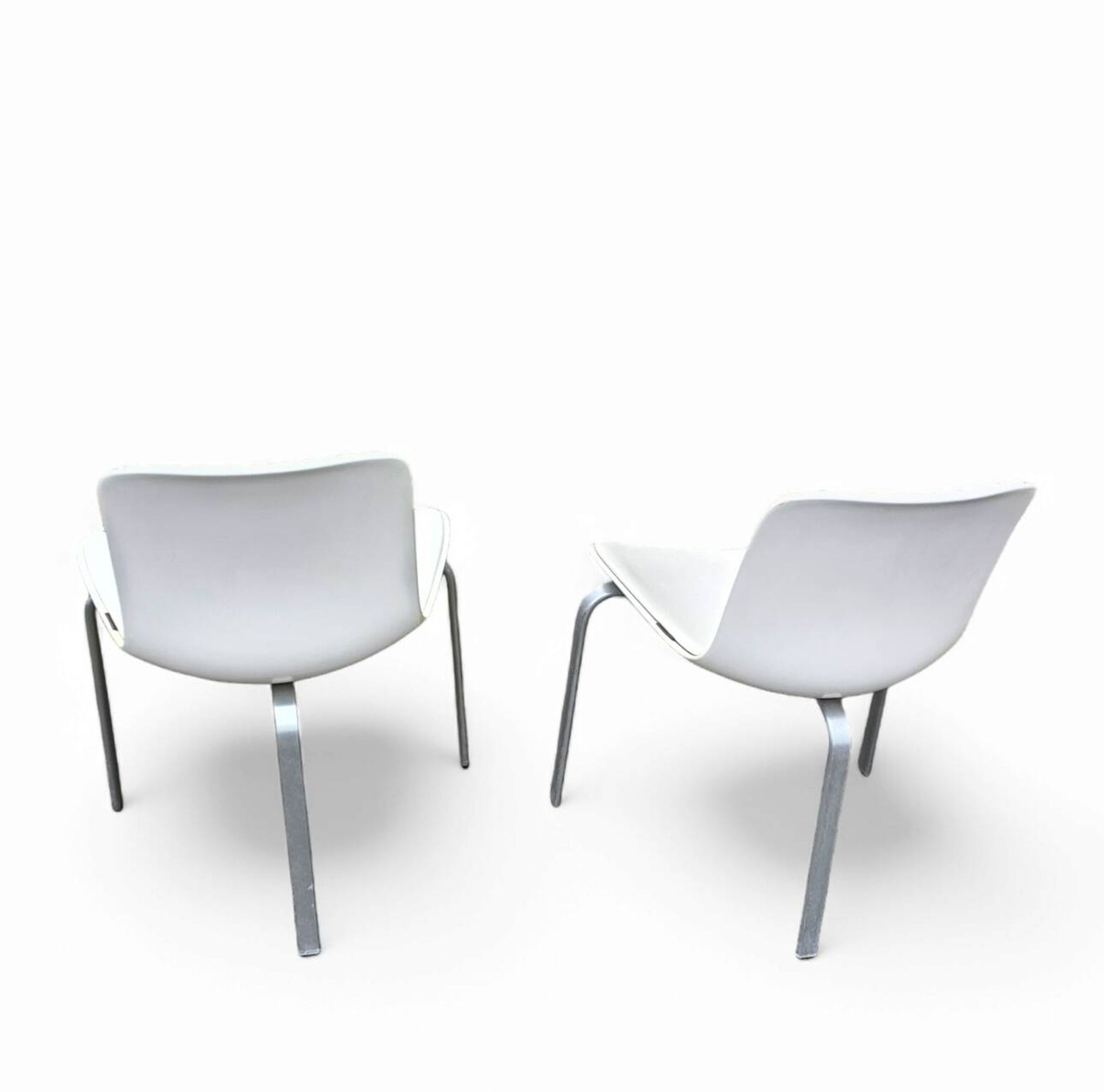 Conçu par Poul Kjærholm / 1978/2007 Coque blanche / cuir blanc