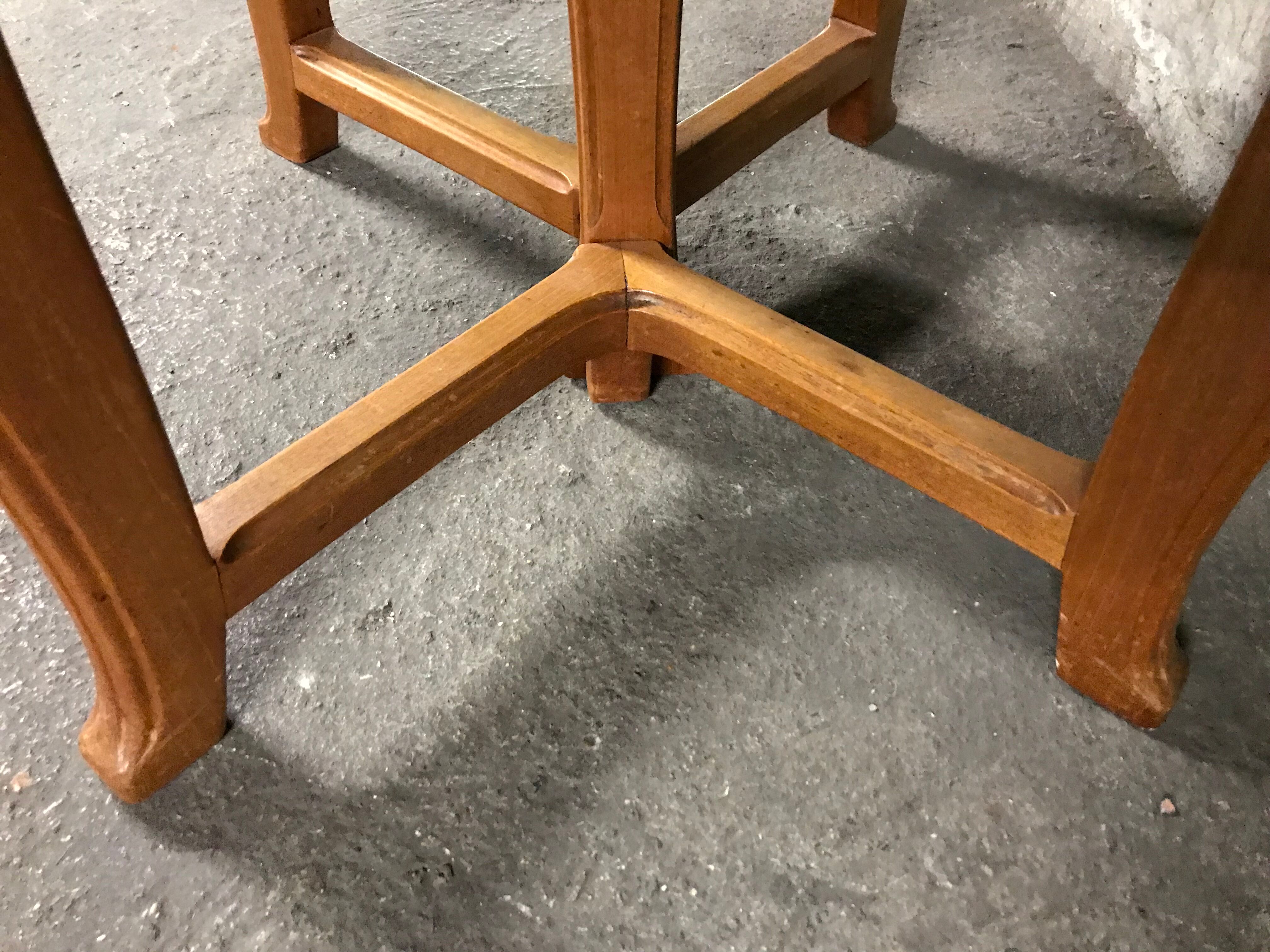 Dining table in art nouveau style 2 extensions