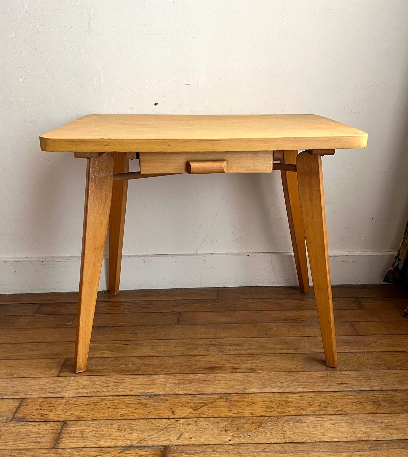 Kindergarten desk and chair set