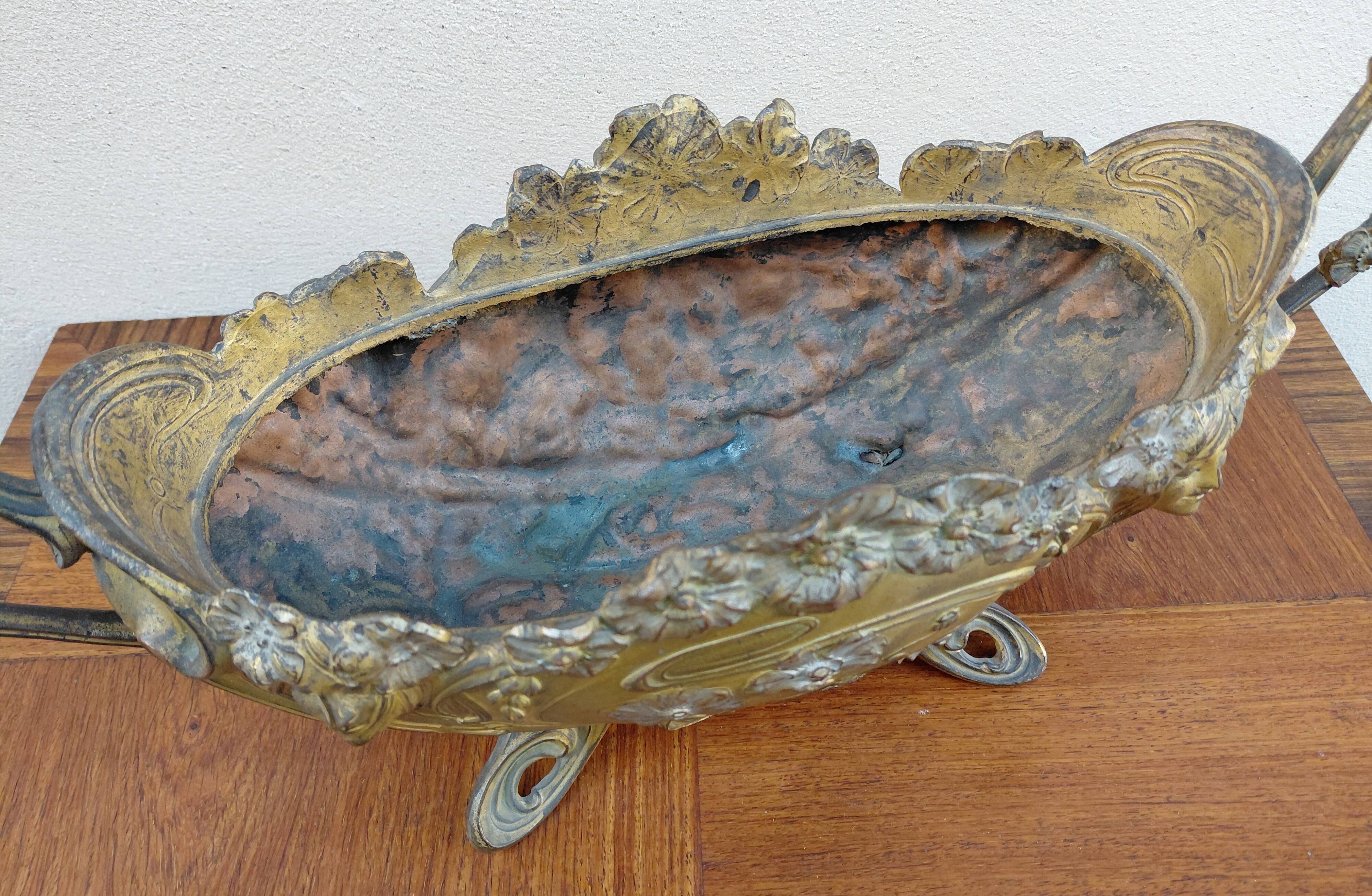 Jardinière en bronze de Claude Bonnefond