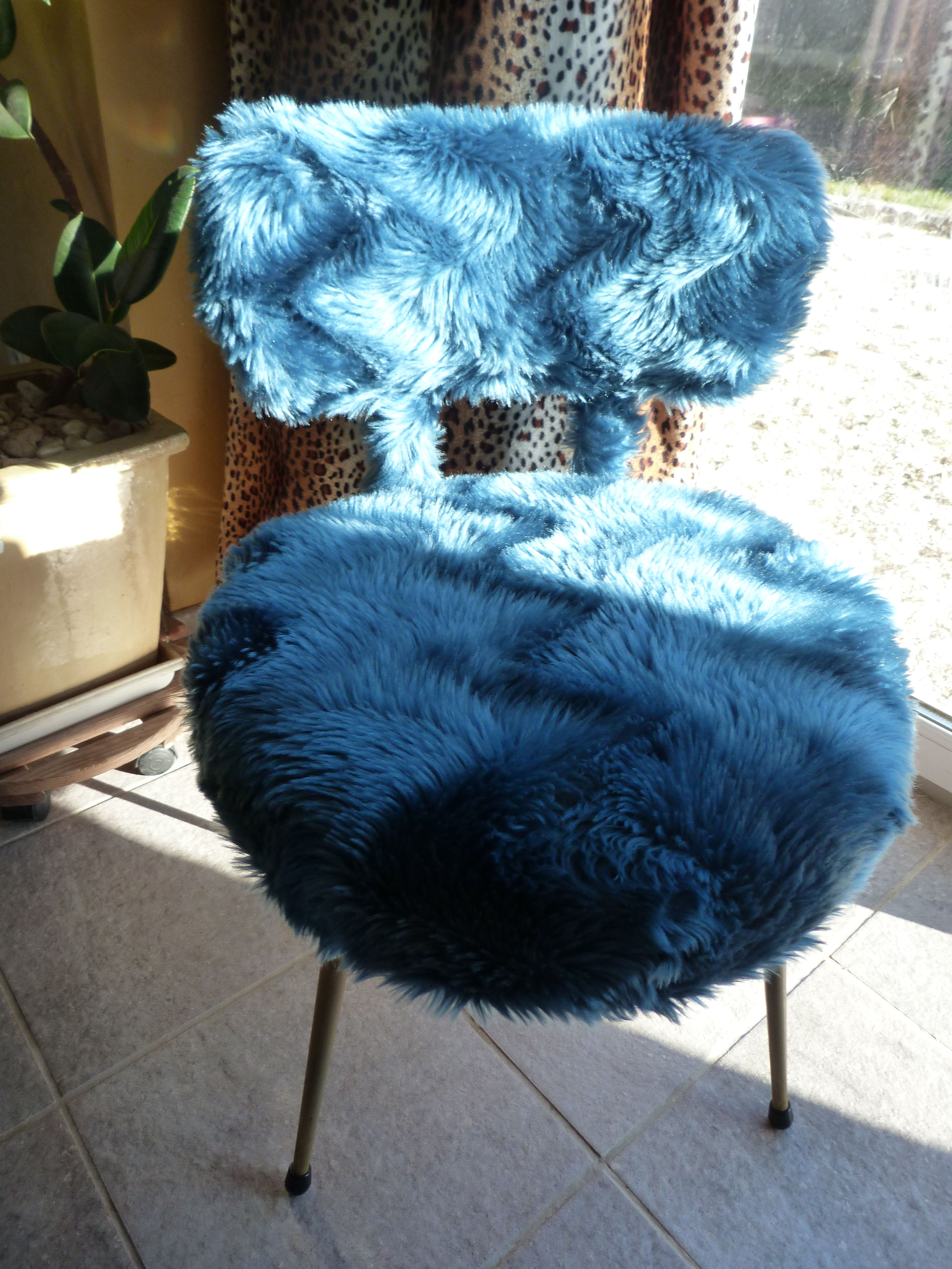 Paire de chaises moumoute bleu canard