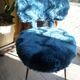 Paire de chaises moumoute bleu canard