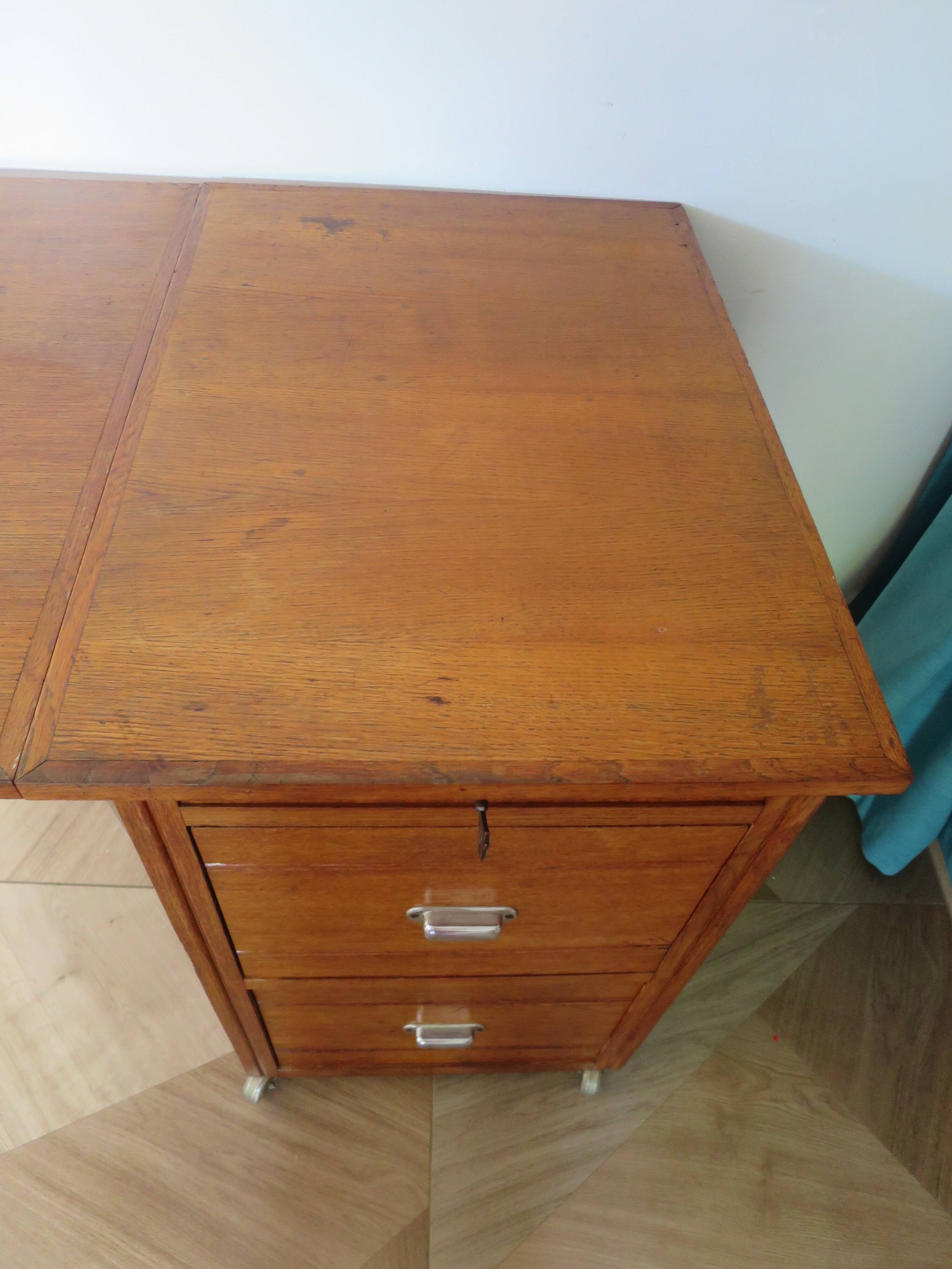 Bureau plateau rabattable,  Années 60