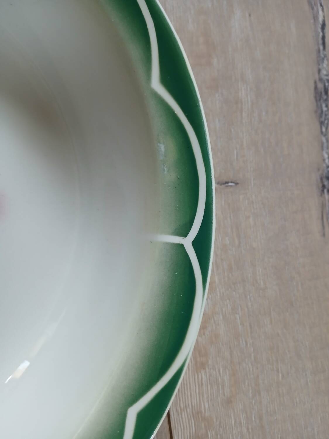 Round dish Digoin and Sarreguemines model "Mireille"