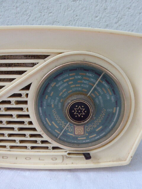 Poste de radio, Radiolo de Radiola, en bakelite creme vintage 1960