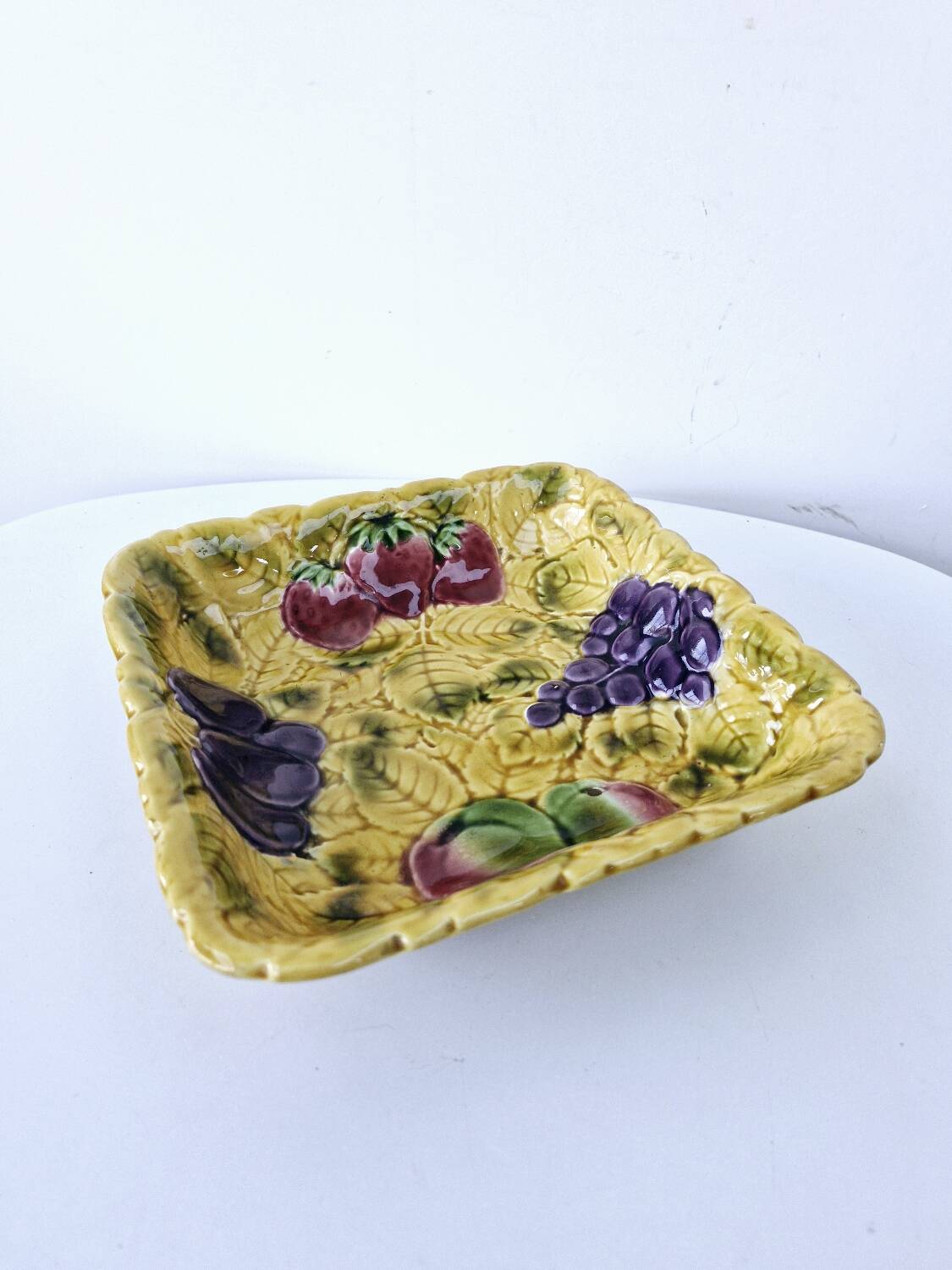 Plat Creux Carré Ancien Barbotine Fruits Sarreguemines Années 20 23.5x23.5cm