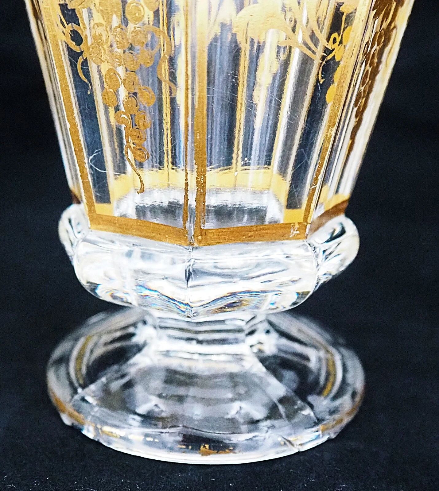 Baccarat glass vase with purple violets, gilded moulded crystal, Charles X Louis Philippe signed.