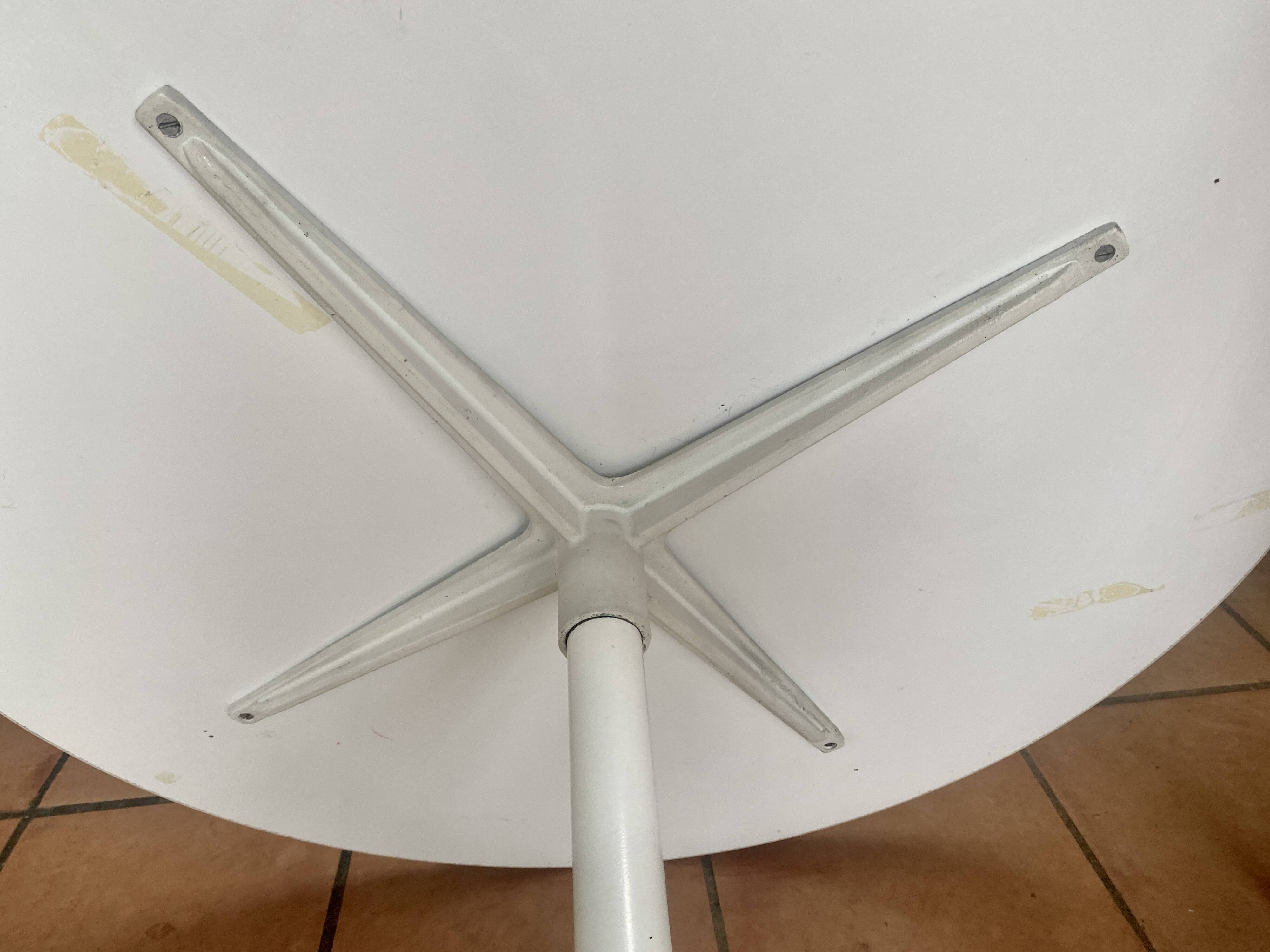 White Melamine Round Table Charles And Ray Eames For Herman Miller