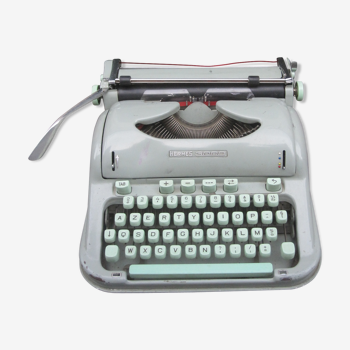 Typewriter Hermes 3000