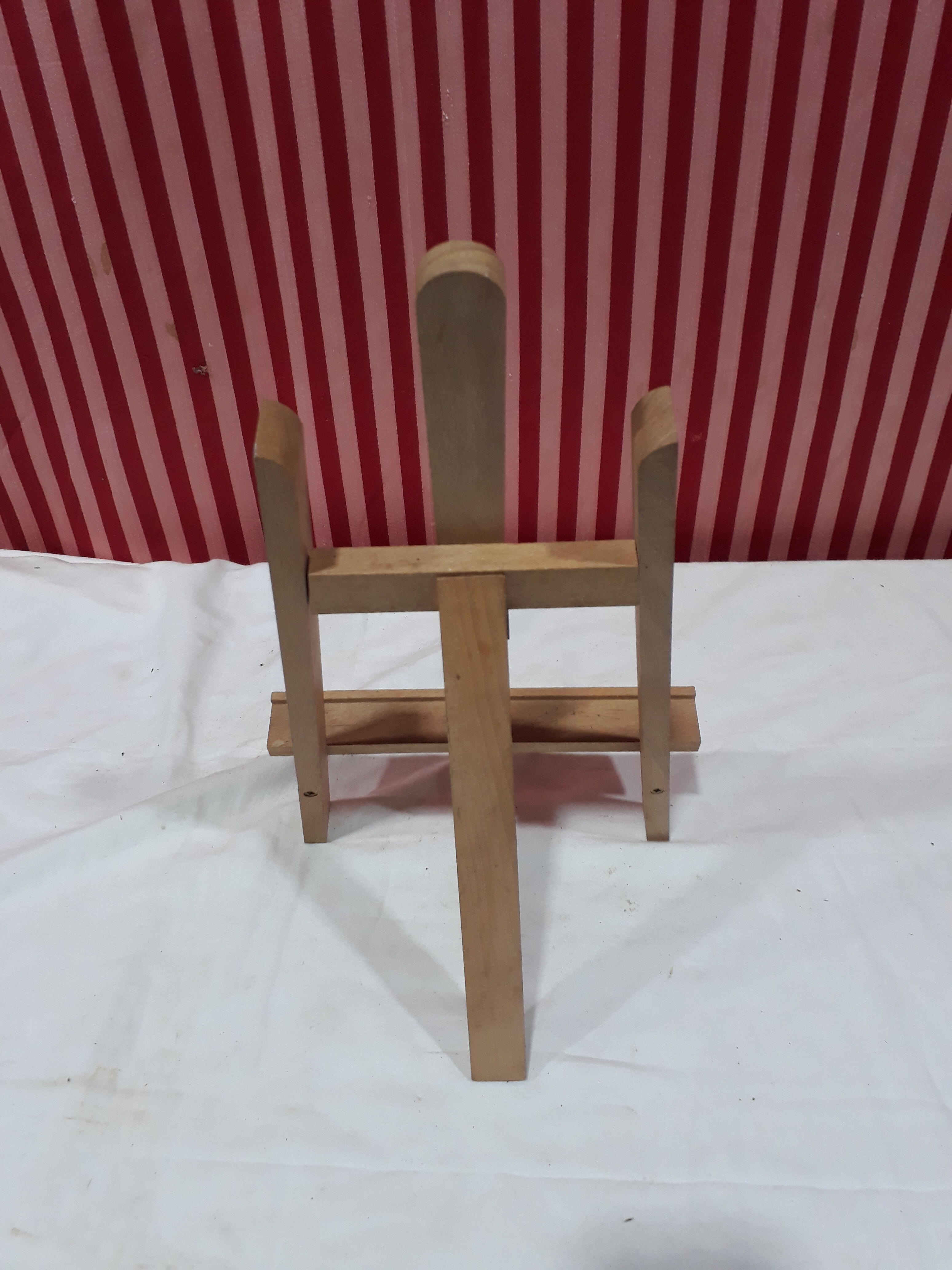 Wooden easel
