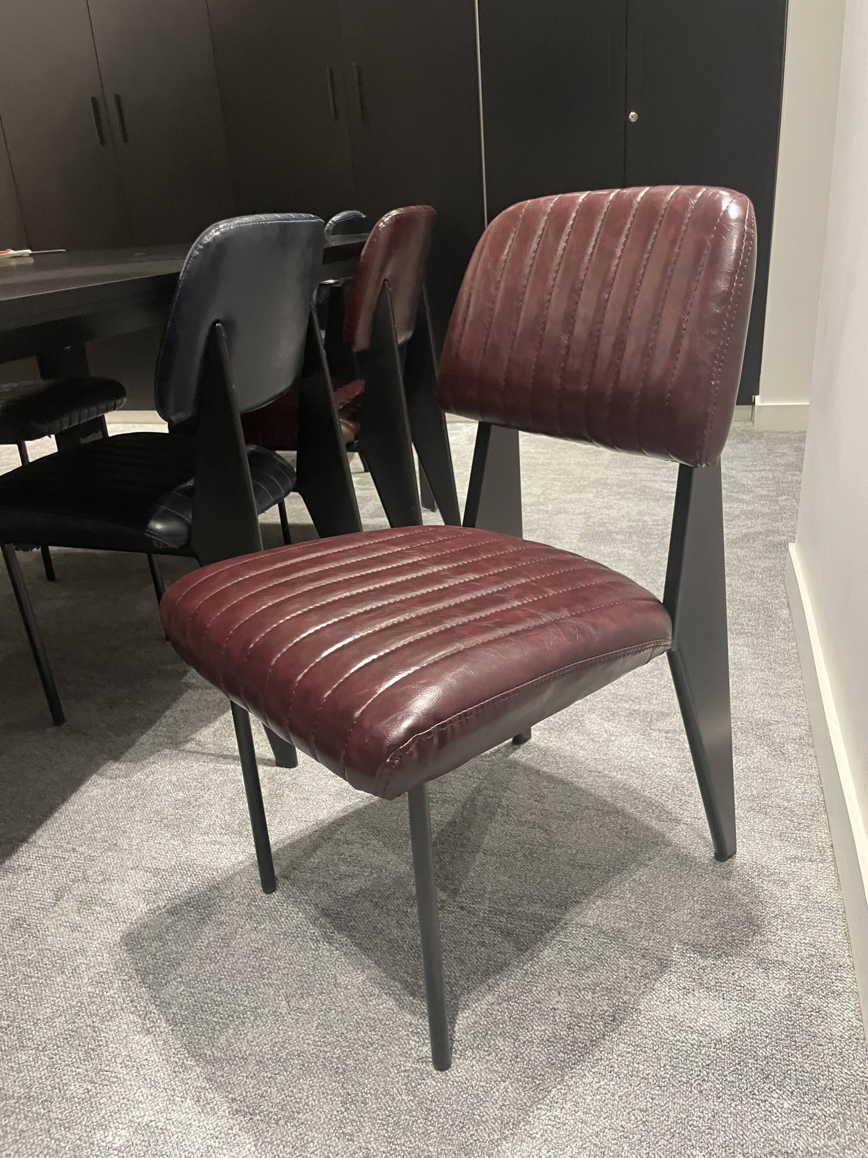 Table de réunion Oto avec 8 chaises