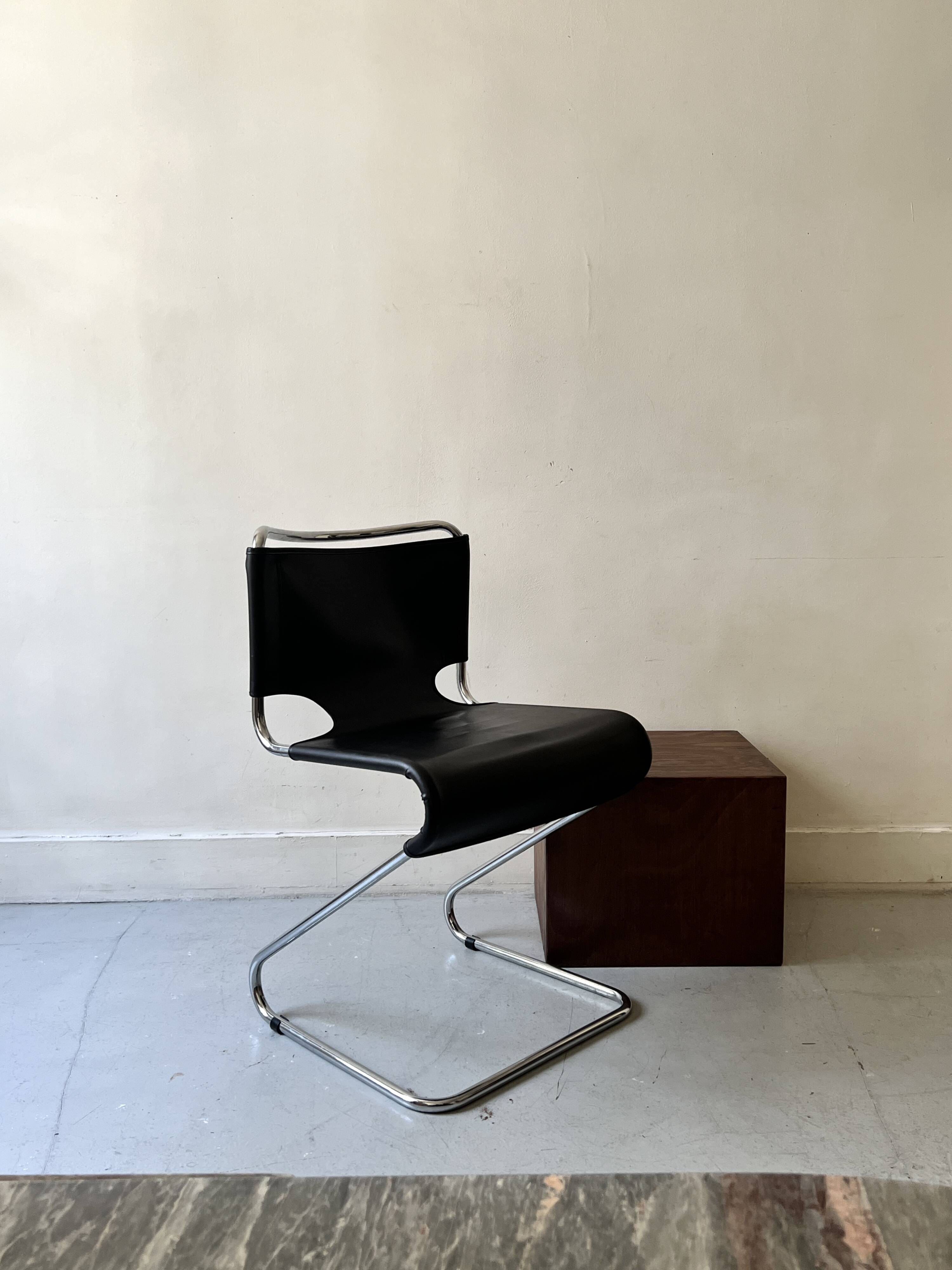 Chaise en métal tubulaire et cuir par Olivier Mourgue, France 1960-70