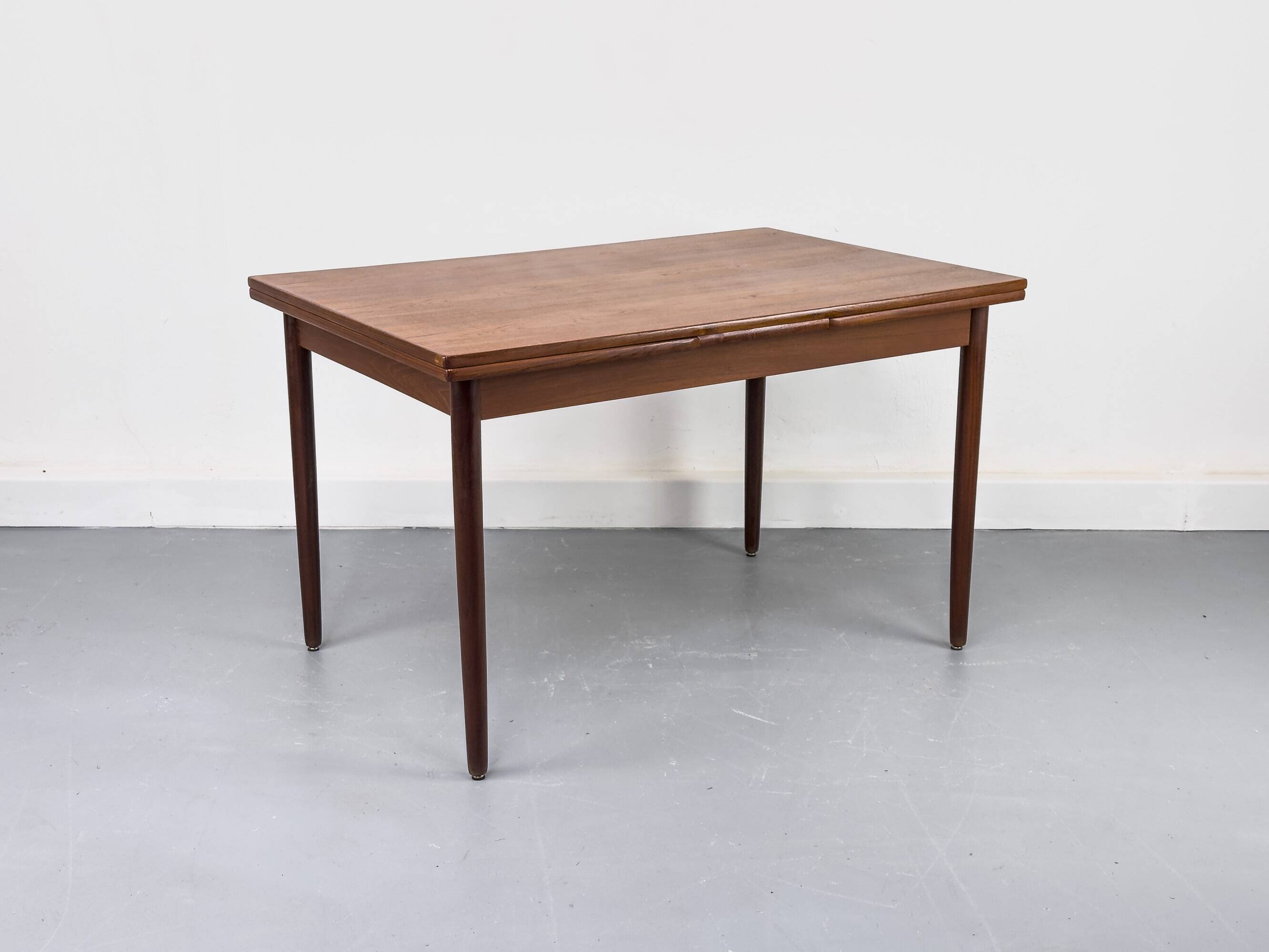 Table danoise extensible en teck, 1960