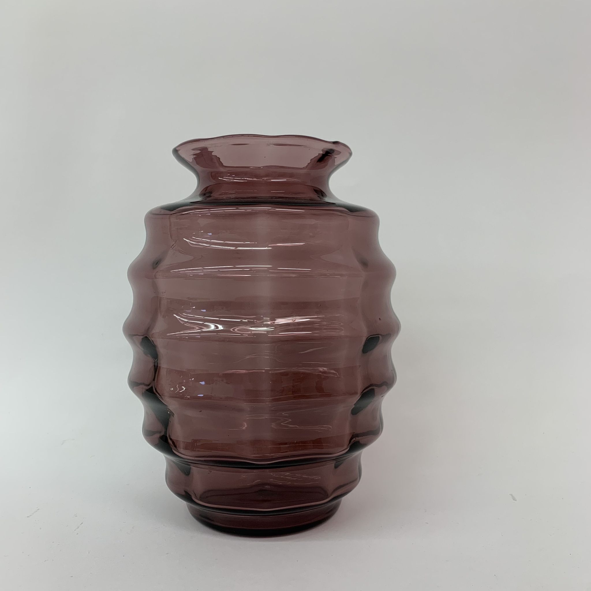 Vase Art déco Doyen en verre violet, années 1930