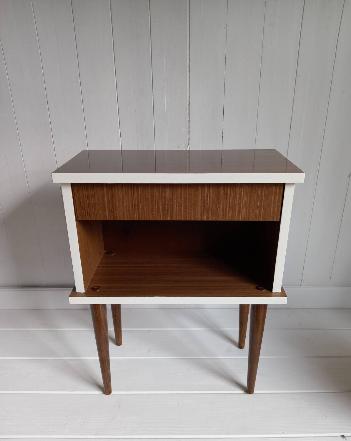 Table de chevet