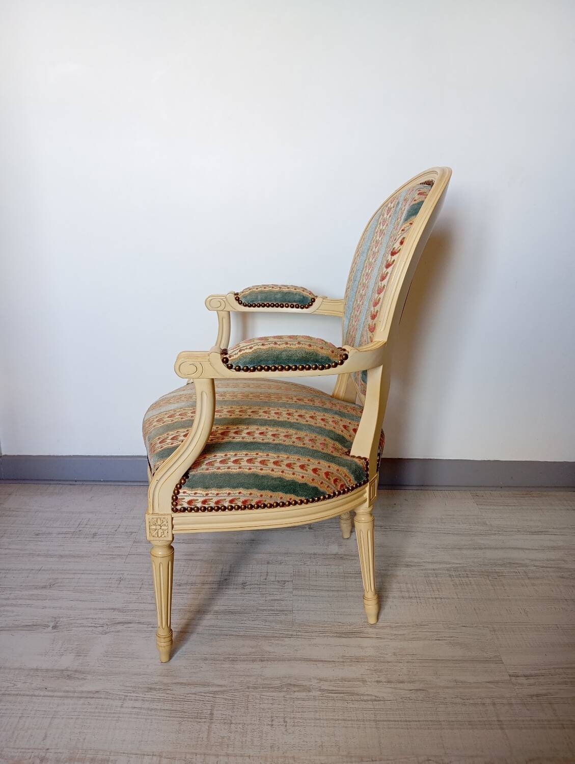 Fauteuil style Louis XVI