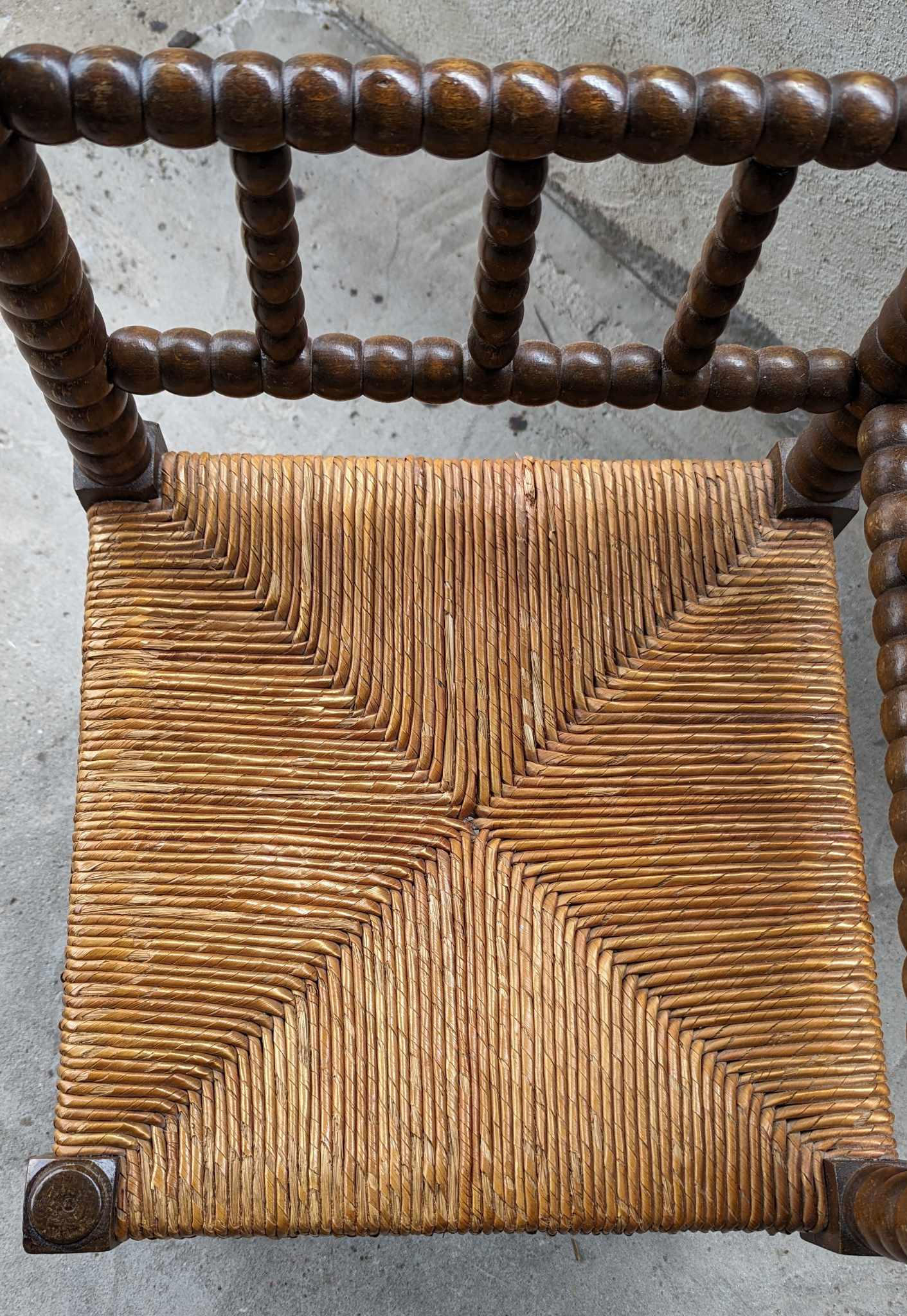 Corner chair in turned oak and canning