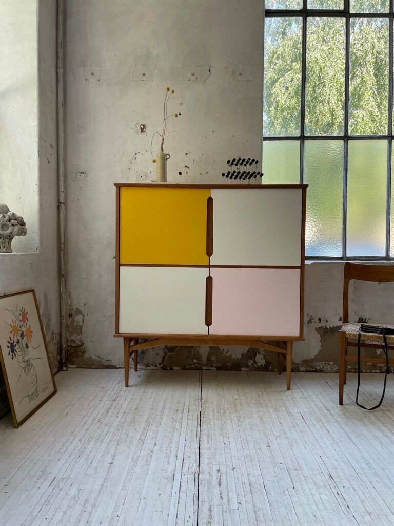 Teak-enfilade storage cabinet