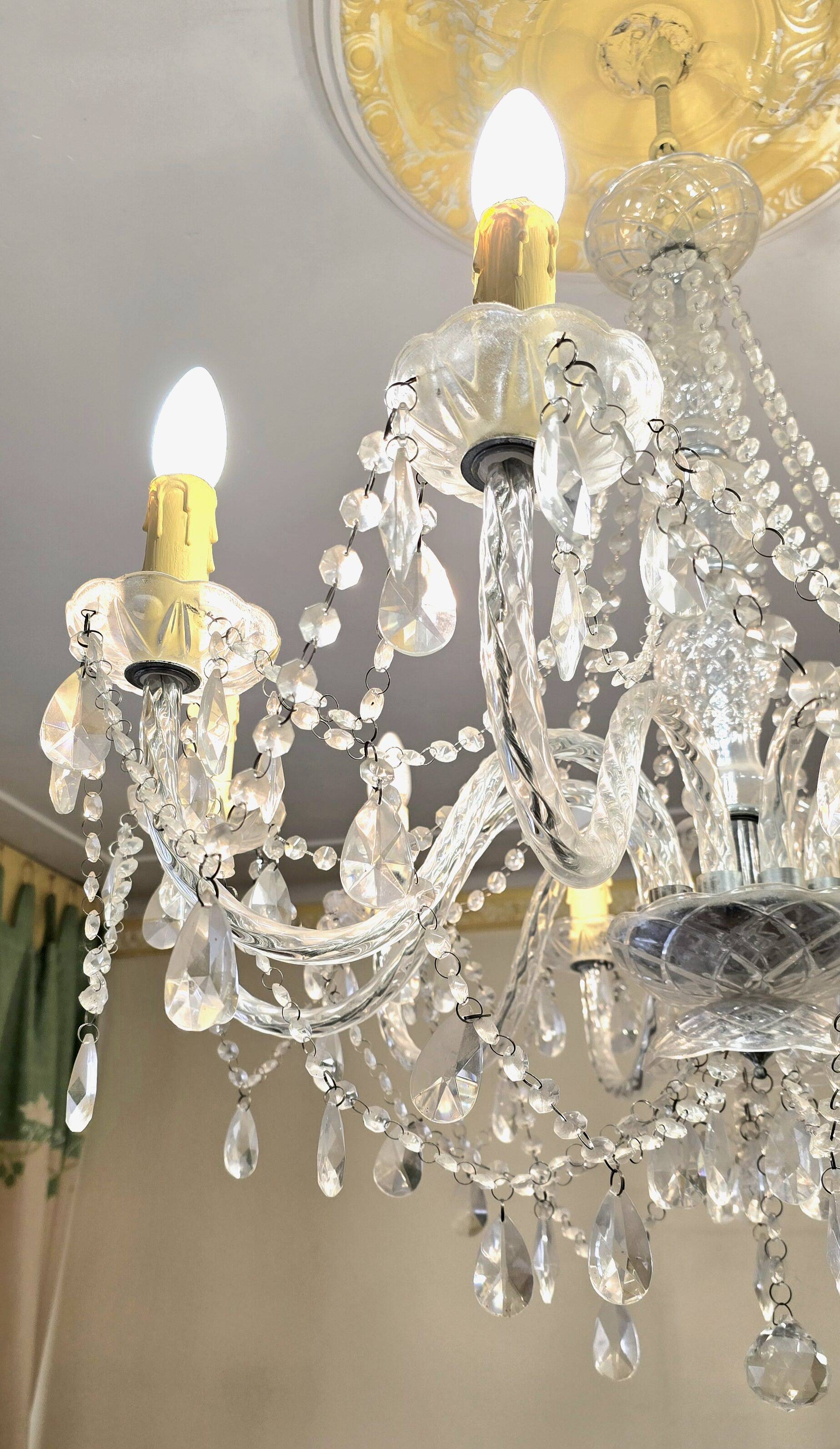 Glass chandelier with polypropylene arms – 9 lights