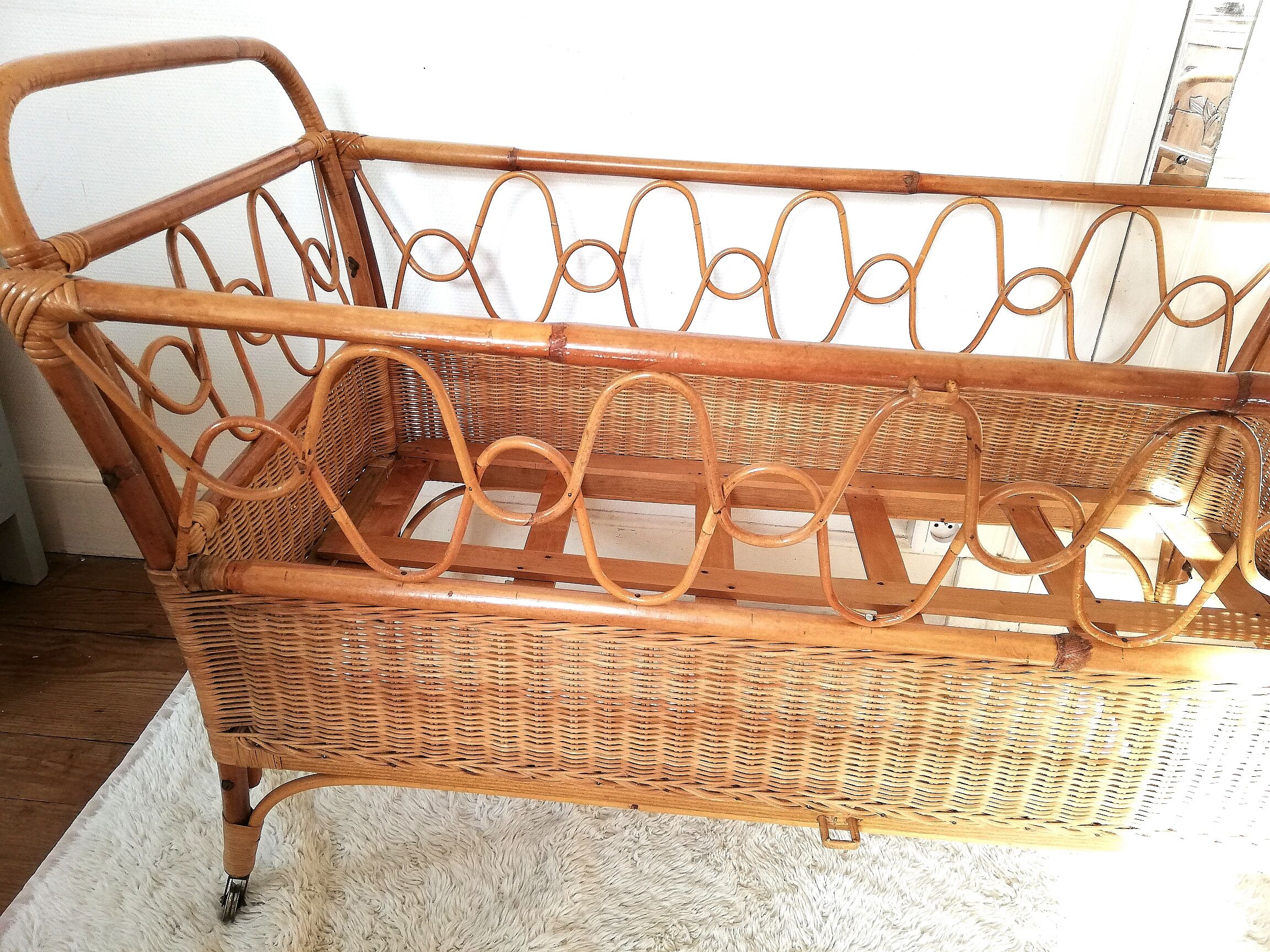 Children's bed in rattan 1960