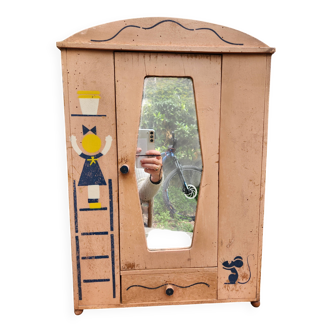 Vintage doll wardrobe