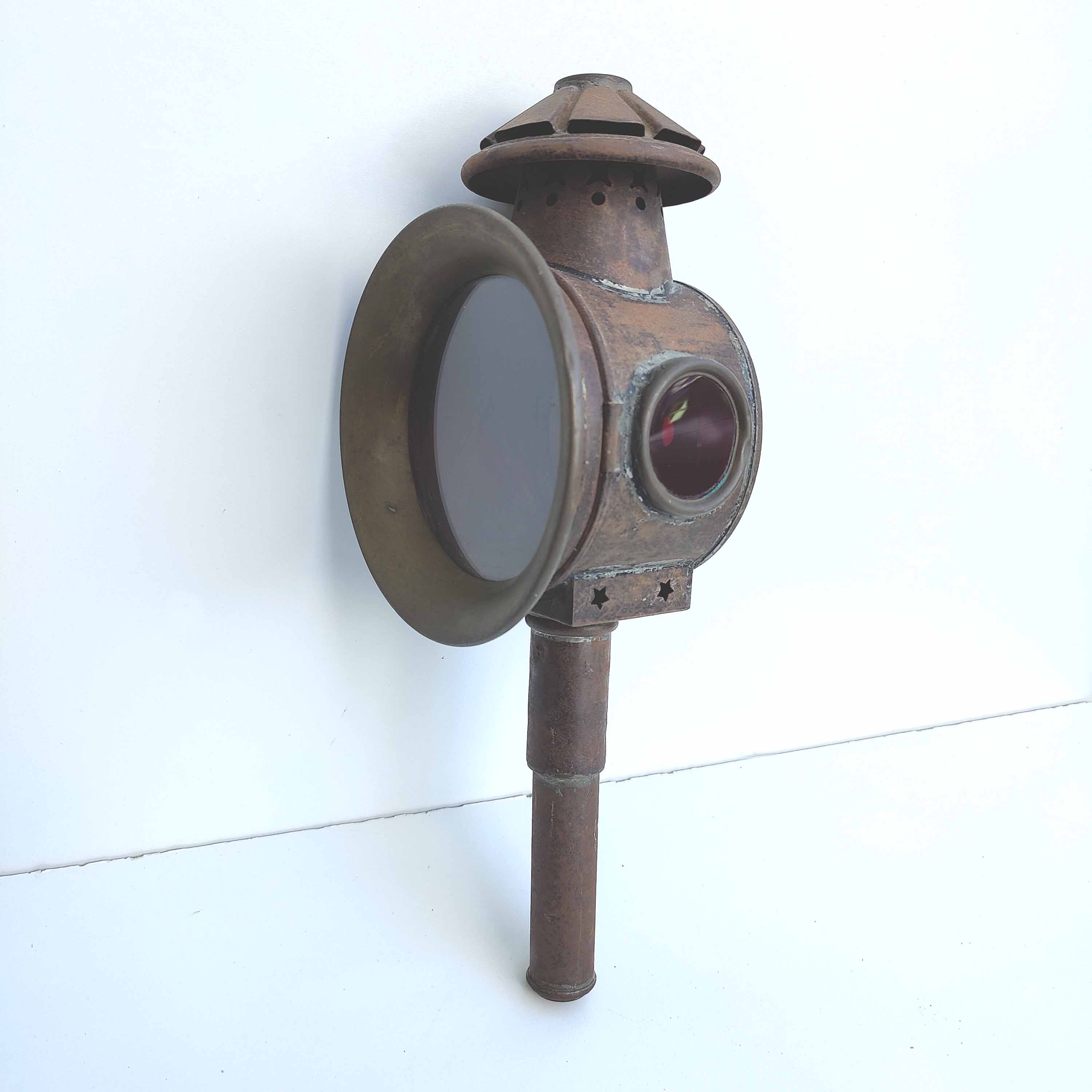 Old carriage carriage carriage coachman's lamp