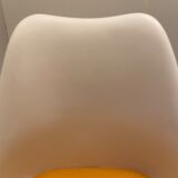 Eero Saarinen tulip chair for Knoll International. 1970