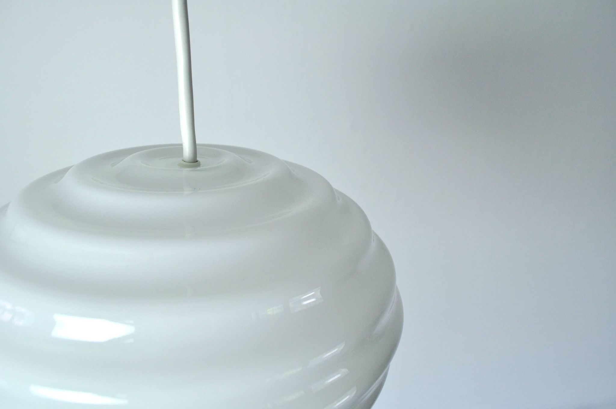 Suspension "New Wave" en verre opale Verner Panton pour Holmegaard, 1984