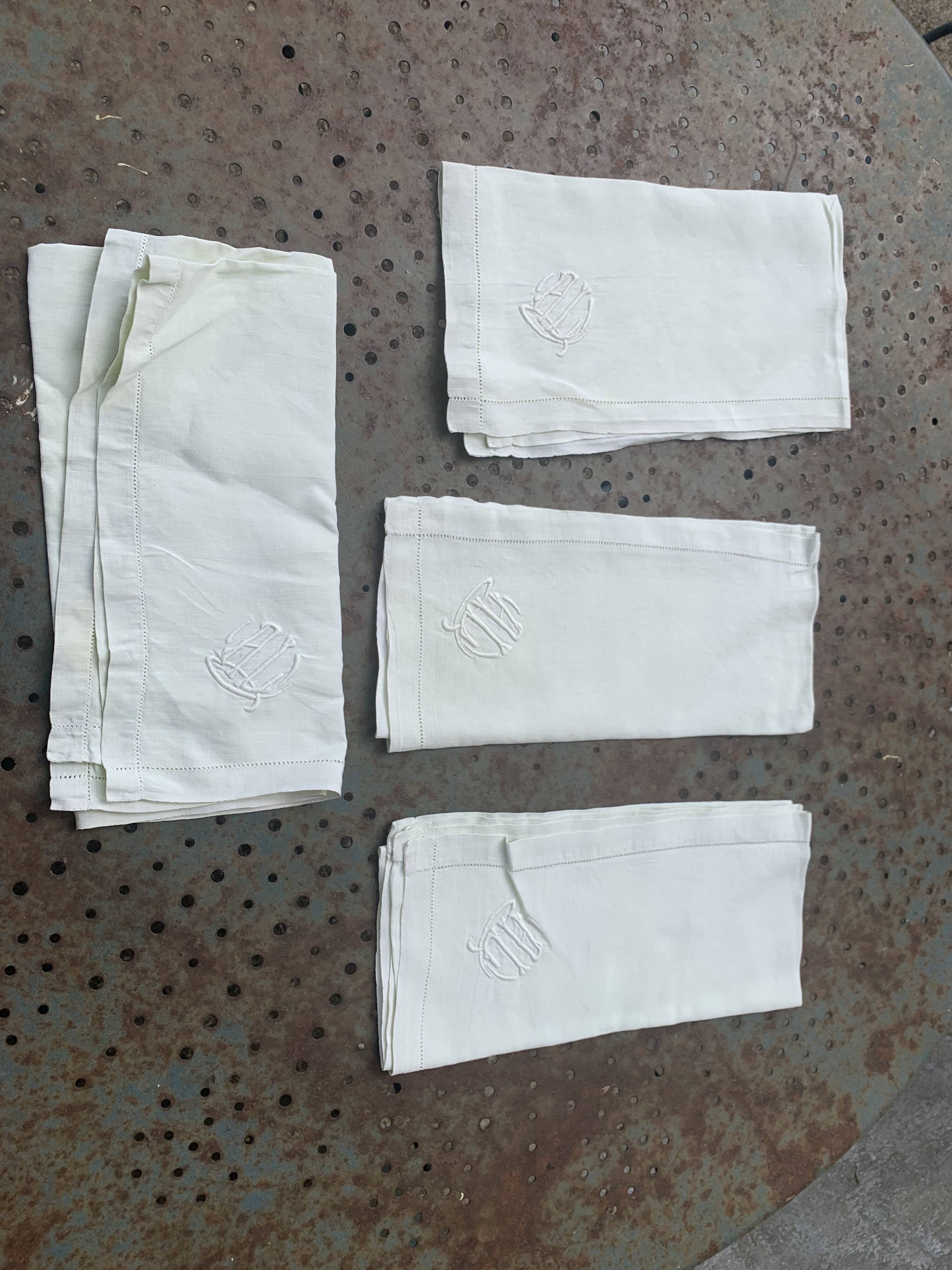 4 pastel yellow linen napkins, embroidered, AL monograms