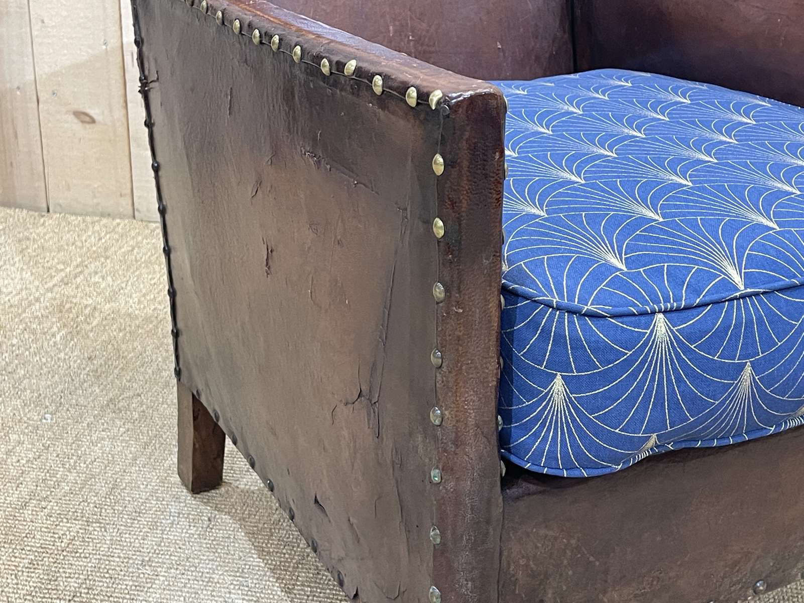 Club armchair art deco era leather and fabric cushion