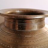 Pot à eau (vase) bénite antique en laiton d'Inde