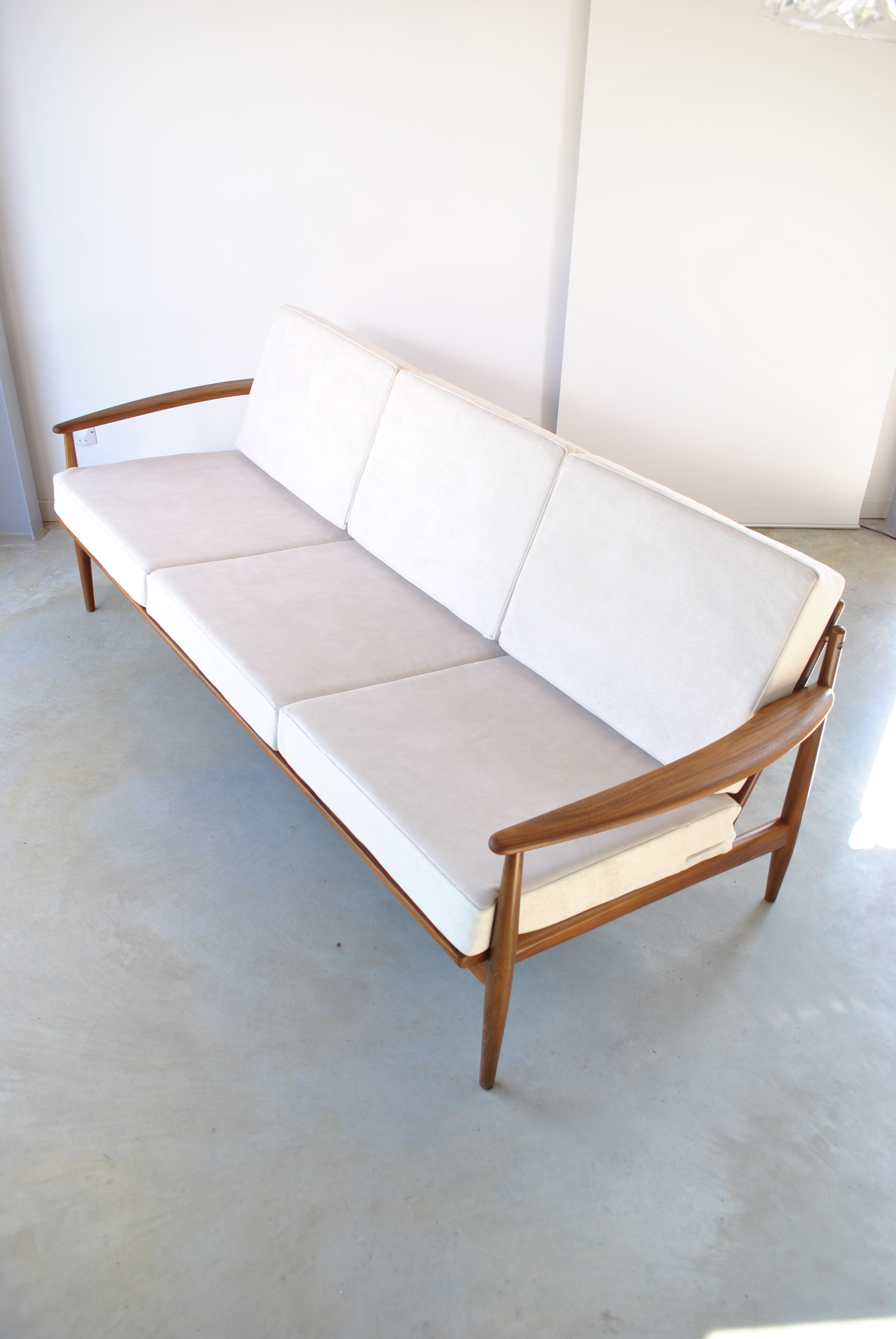 Danish scandinavian sofa distributed to Roche Bobois 1960