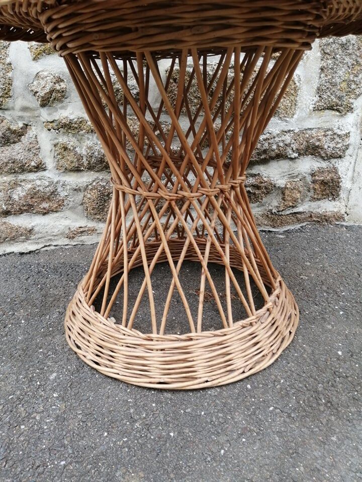 Wicker table