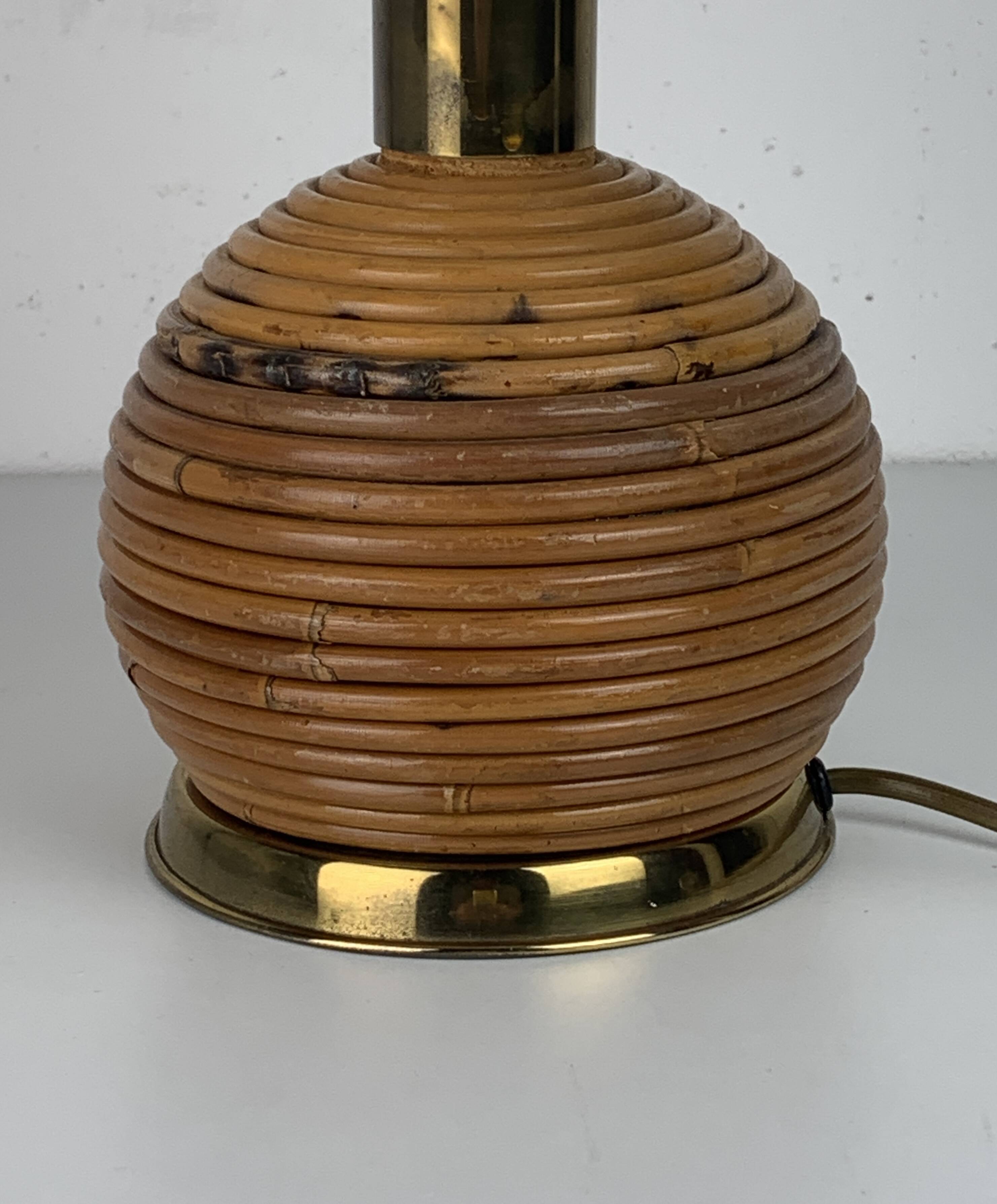 Lampe de table en rotin, bambou et laiton, Italie années 1970