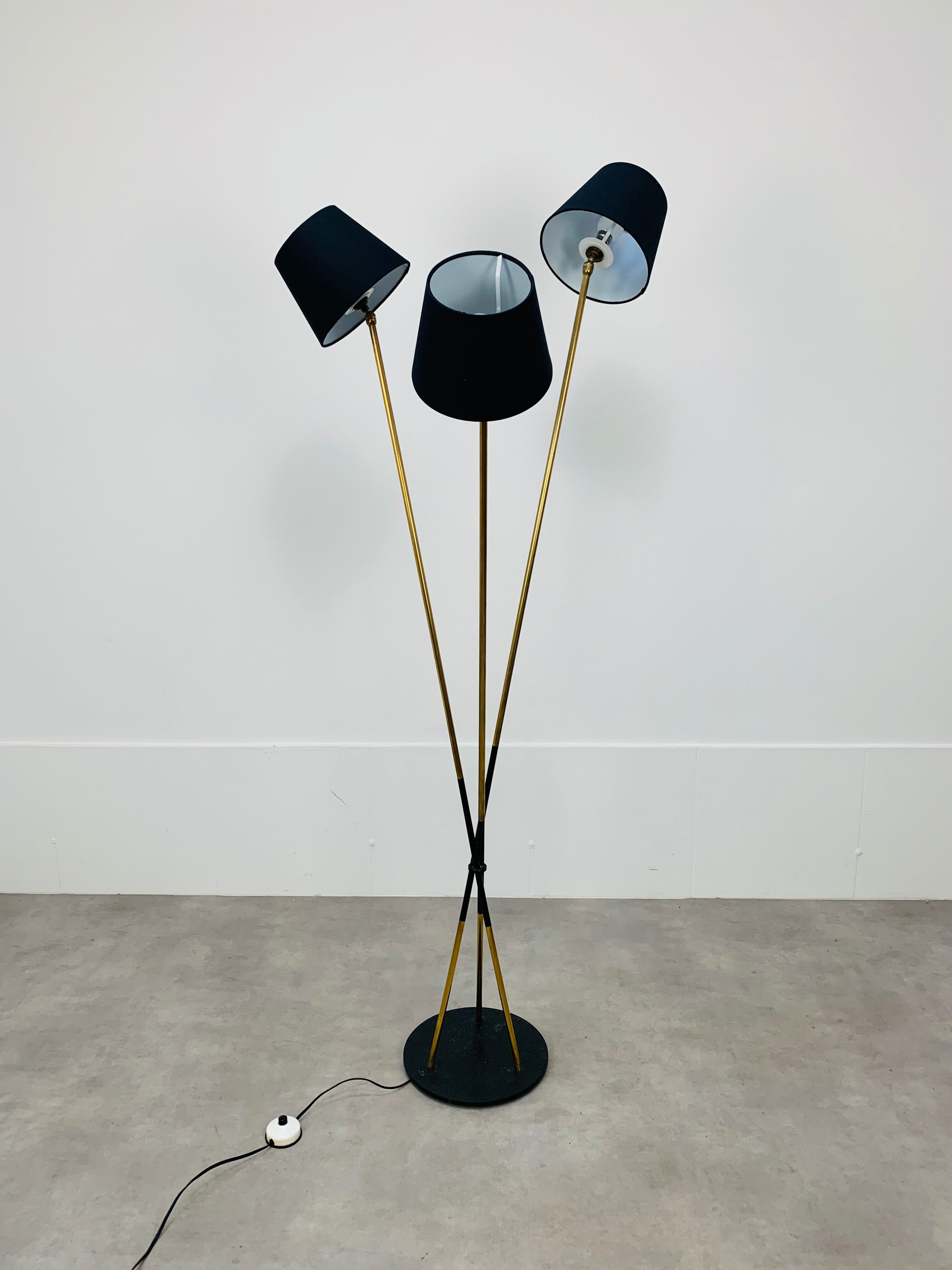 Floor lamp 3 arms 50 years brass and black lacquer for house Arlus