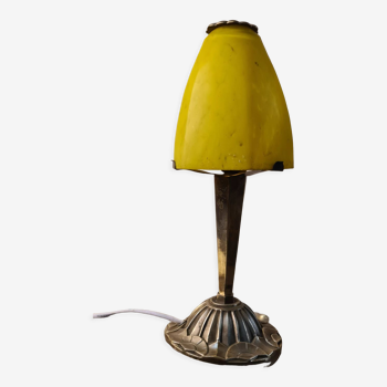 Lampe art deco avec tulipe jaune en pate de verre