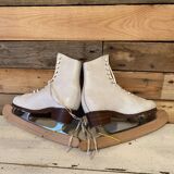 Patins à glace ancien