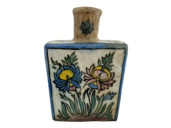 Flacon persan, vase ancien à décor polychrome de fleurs, style Kagjar, céramique ancienne