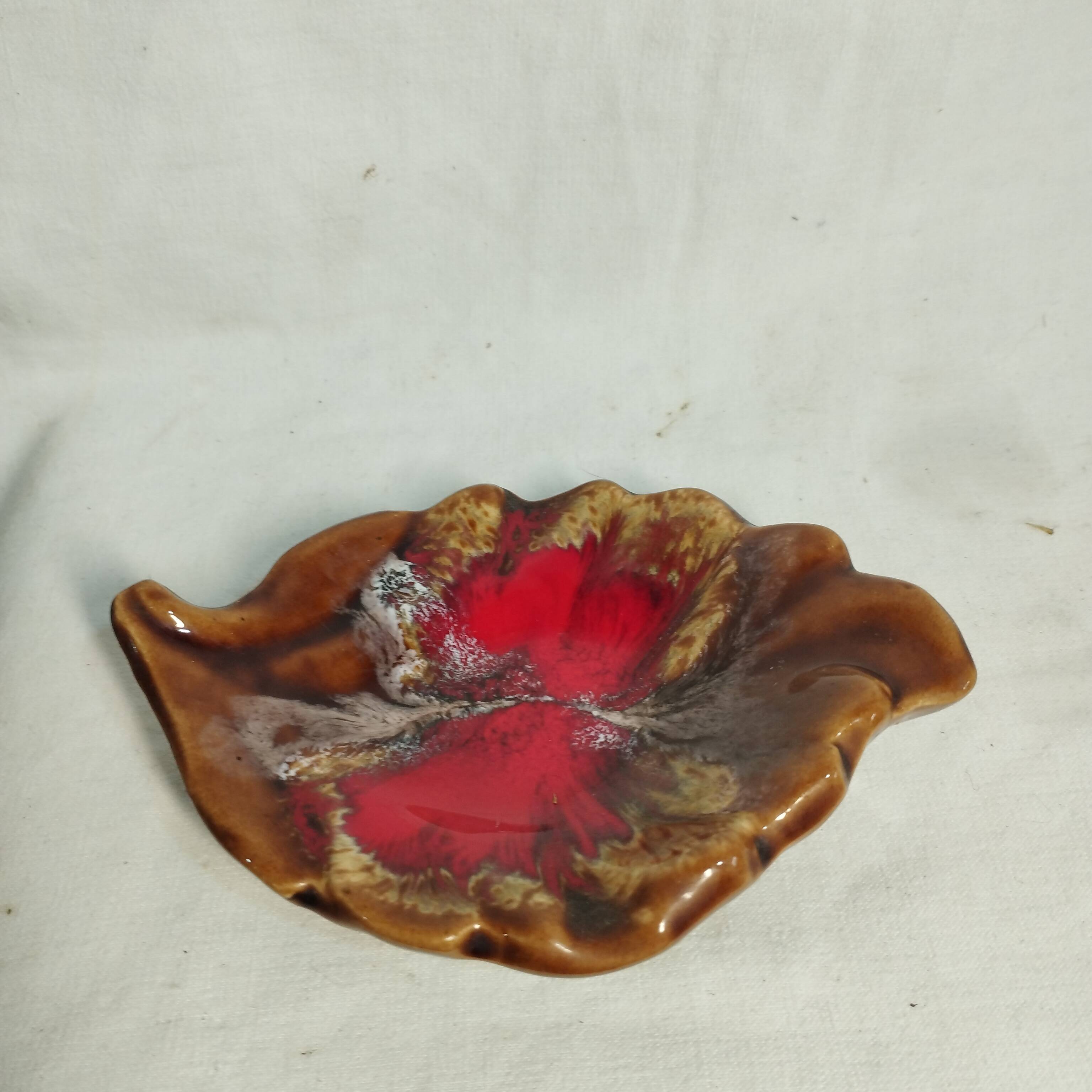 Vintage: porcelain dish or empty pocket - Pougues les Eaux